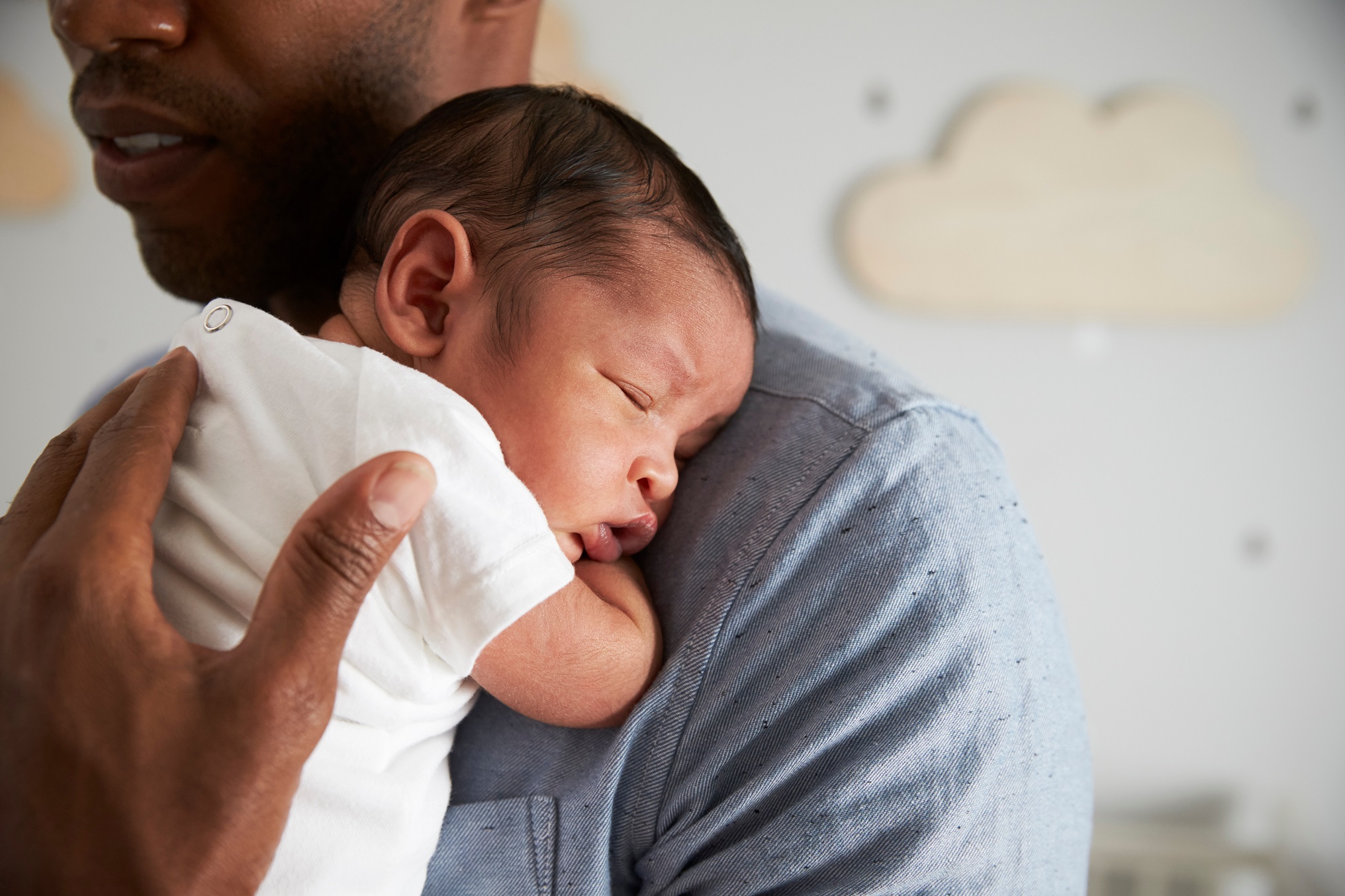 Kabelbaan Bestrating Schuldenaar Wetenschap bevestigt praktijk: baby's worden graag in slaap gewiegd •  Dokter Media